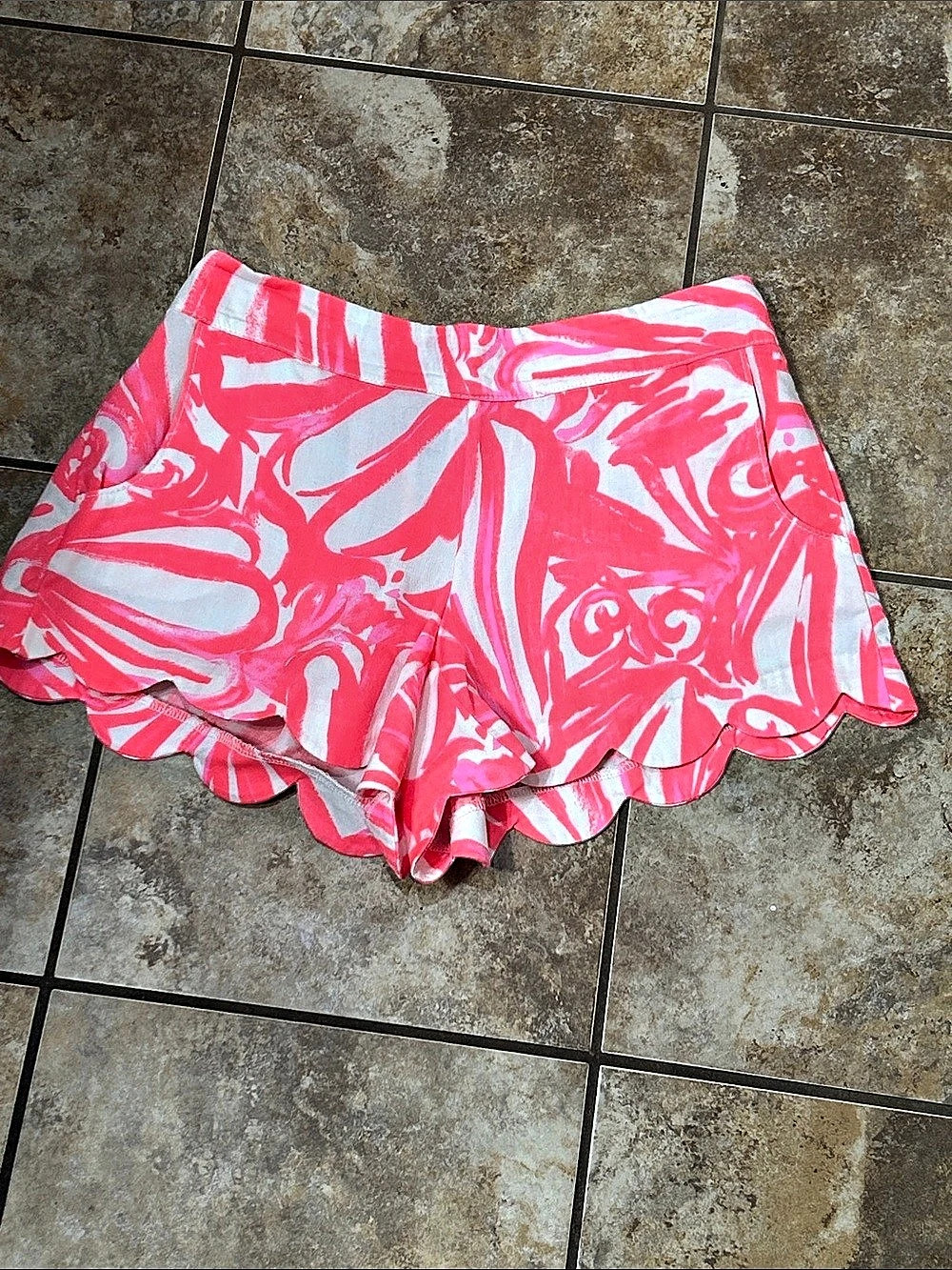 Lilly Pulitzer Buttercup Scallop Hem Short Pink & White Medium